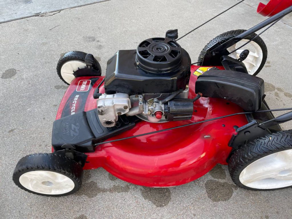 Toro Recycler 22 inch lawn mower in excellent mechanical condition
