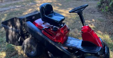 00s0s l1tHYLF2rR4z 0t20CI 1200x900 375x195 Used Craftsman R1000 riding lawn mower with double bagger