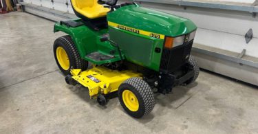 00y0y 8wH3ZyfVFpO 0CI0t2 1200x900 375x195 1999 John Deere 425 with 54” deck for sale