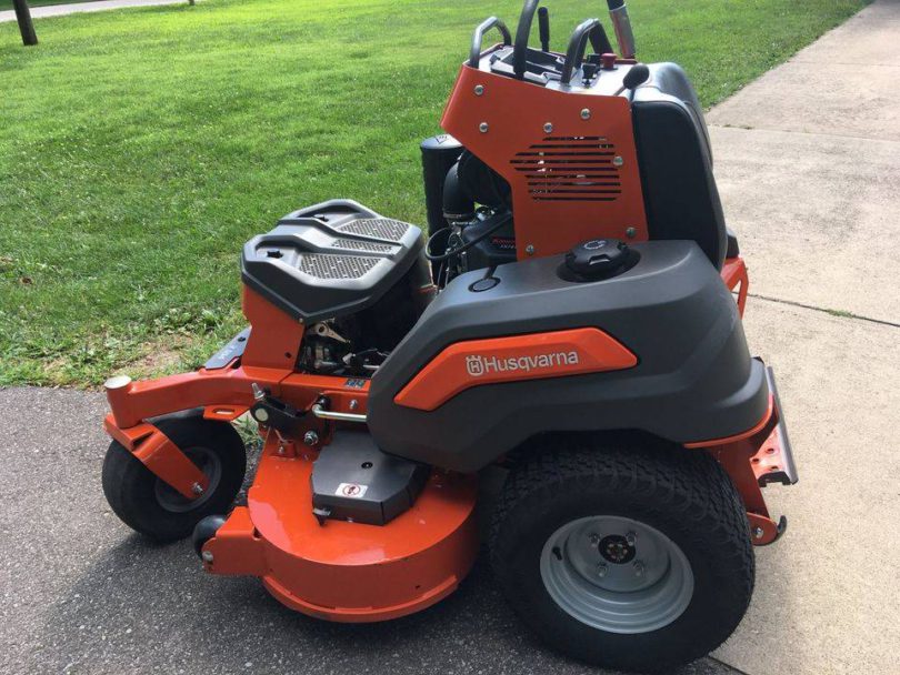 00303 bkz8TlAr2G3 0fu0bC 1200x900 810x608 Husqvarna V554 Stand On Zero Turn Mower for Sale