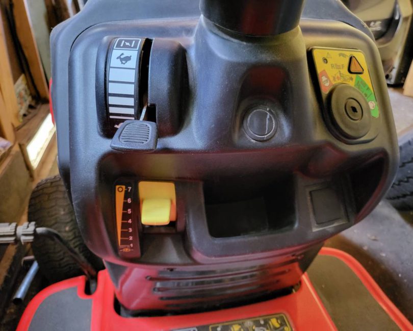 00404 jcn3laBMqee 0Yo0Mo 1200x900 810x649 Craftsman T100 30 inch cutting deck 10.5 HP Riding Lawn Mower for Sale