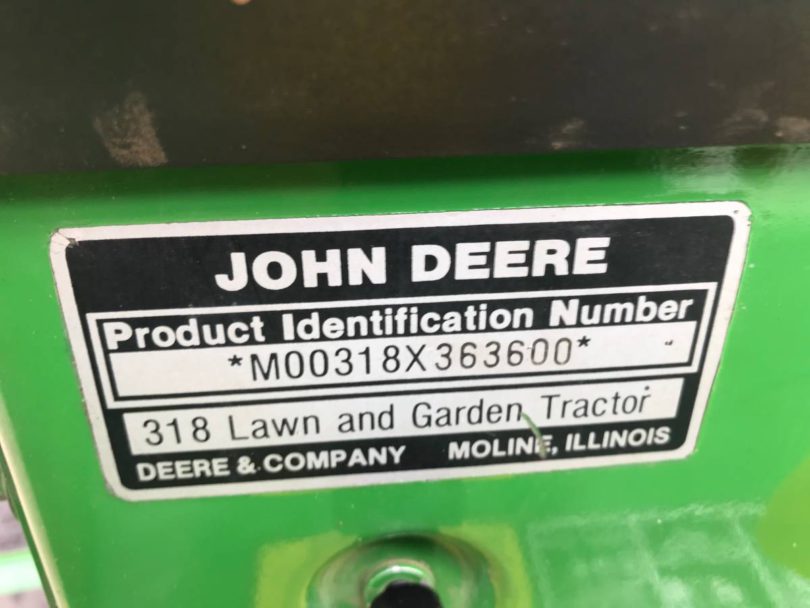 00606 4RAEYNyzvg2 0CI0t2 1200x900 810x608 John Deere 318 Riding Mower in excellent condition