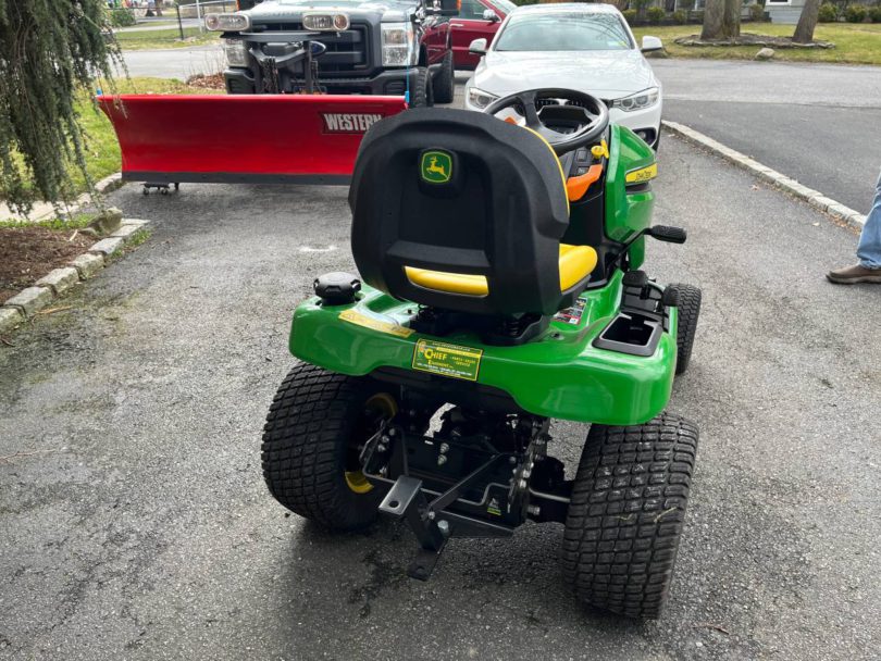 00I0I e8ja0BgFtN1 0CI0t2 1200x900 810x608 2021 John Deere X354 Zero Turn Riding Mower for Sale