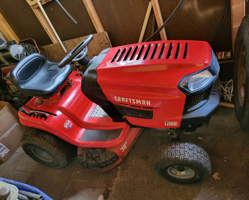 00J0J hq2AkJ1UC4E 0Yo0Mo 1200x900 810x649 Craftsman T100 30 inch cutting deck 10.5 HP Riding Lawn Mower for Sale