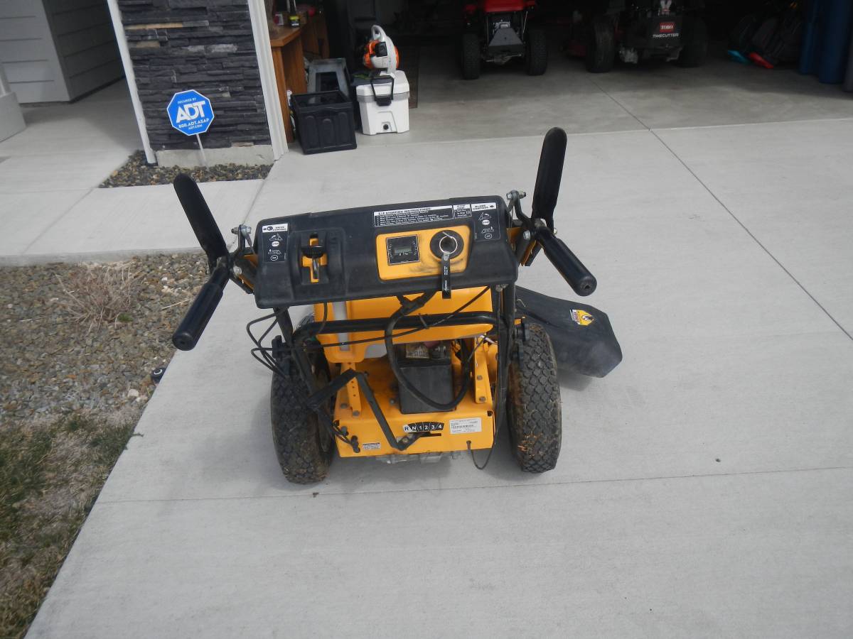 Cub Cadet CC760ES SelfPropelled 33" Lawn Mower RonMowers