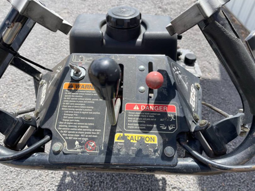 00f0f fkj9I3wzLXQ 0CI0t2 1200x900 810x608 Exmark TT3615KAC is a 36 Turf Tracer HP walk behind mower for sale