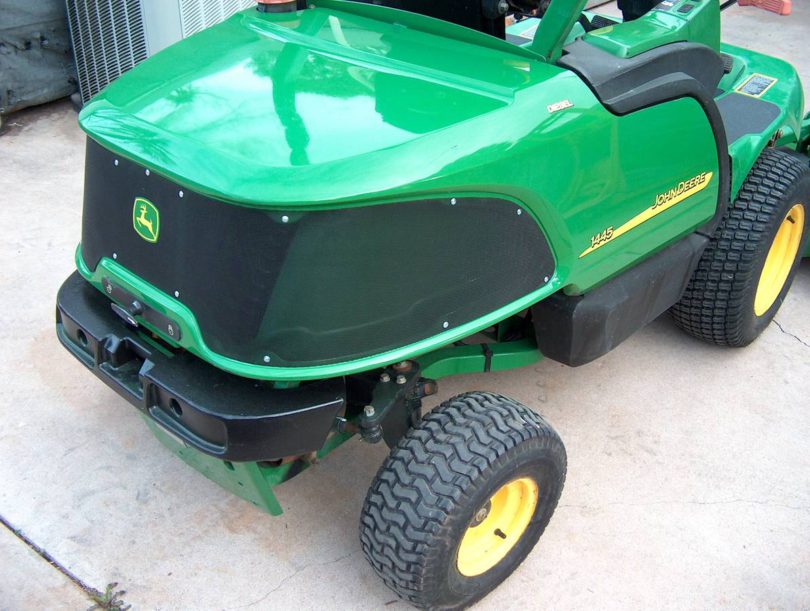 00x0x 7PXeb3H64Od 0AE0rC 1200x900 810x611 John Deere 1445 Diesel Commercial Riding Mower for Sale