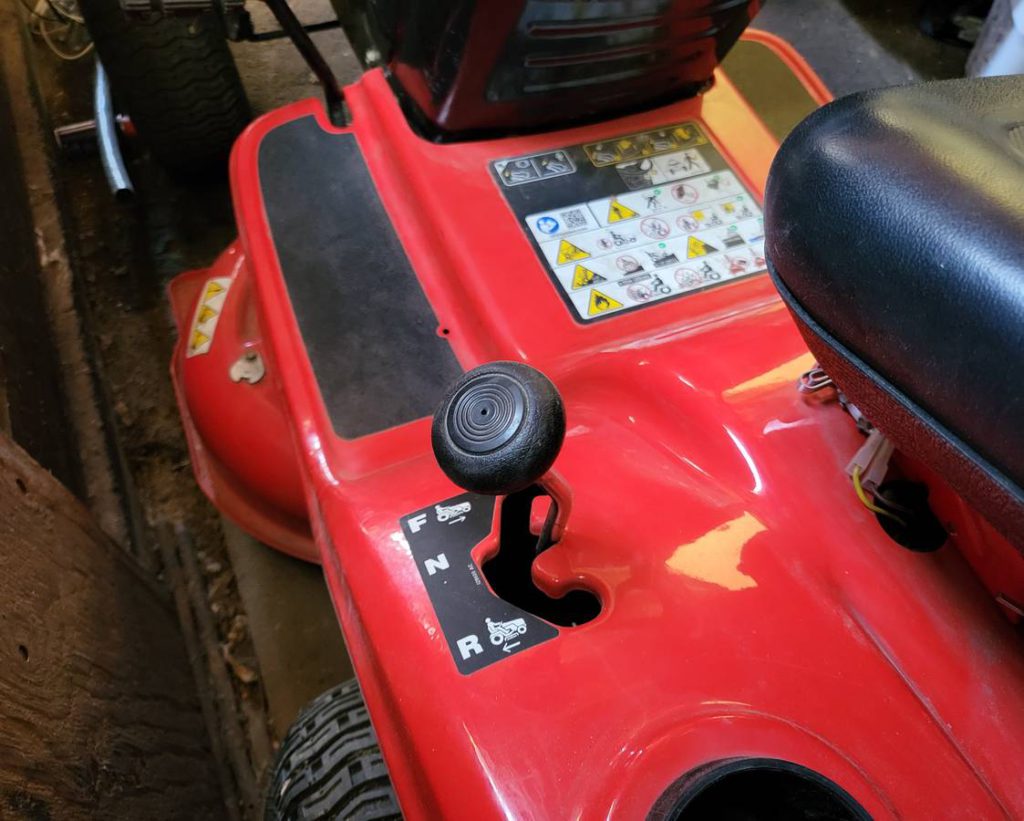 Craftsman T100 30inch cutting deck 10.5 HP Riding Lawn Mower for Sale