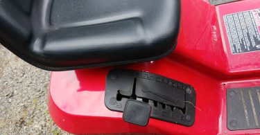 00000 ckJgMaK5DOQ 0CI0t2 1200x900 375x195 1998 Toro wheel horse 71190 Lawn Tractor Riding Lawn Mower