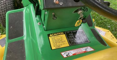 00000 8H4MYLSO8aD 0ww0oo 1200x900 375x195 1990 John Deere 322 Tractor Riding Mower for Sale
