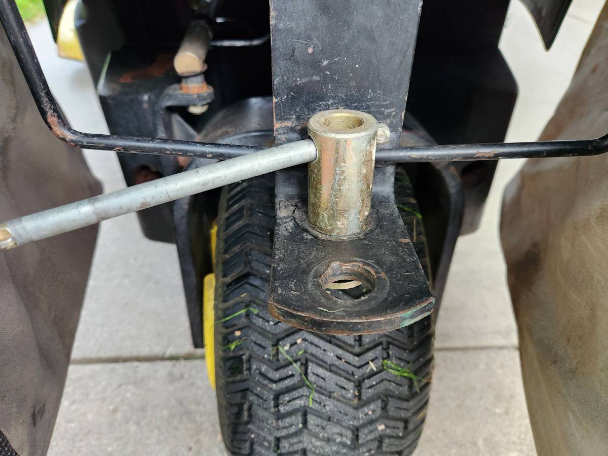 2011 John Deere F525 Riding Lawn Mower with Bagger 00505 6hQvnLC1Kjt 0CI0t2 1200x900 2011 John Deere F525 Riding Lawn Mower with Bagger