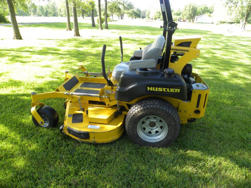 00909 9IclOIsRdMY 0CI0t2 1200x900 810x608 2011 Hustler Super Z Hyperdrive Zero Turn Riding Lawn Mower for Sale