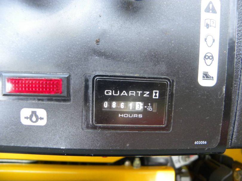 00I0I 4YIkWhOcJkP 0CI0t2 1200x900 810x608 2011 Hustler Super Z Hyperdrive Zero Turn Riding Lawn Mower for Sale