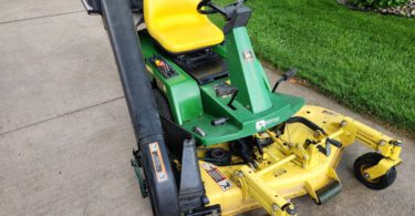 00d0d lC8TQ2EoPBL 0CI0t2 1200x900 375x195 2011 John Deere F525 Riding Lawn Mower with Bagger