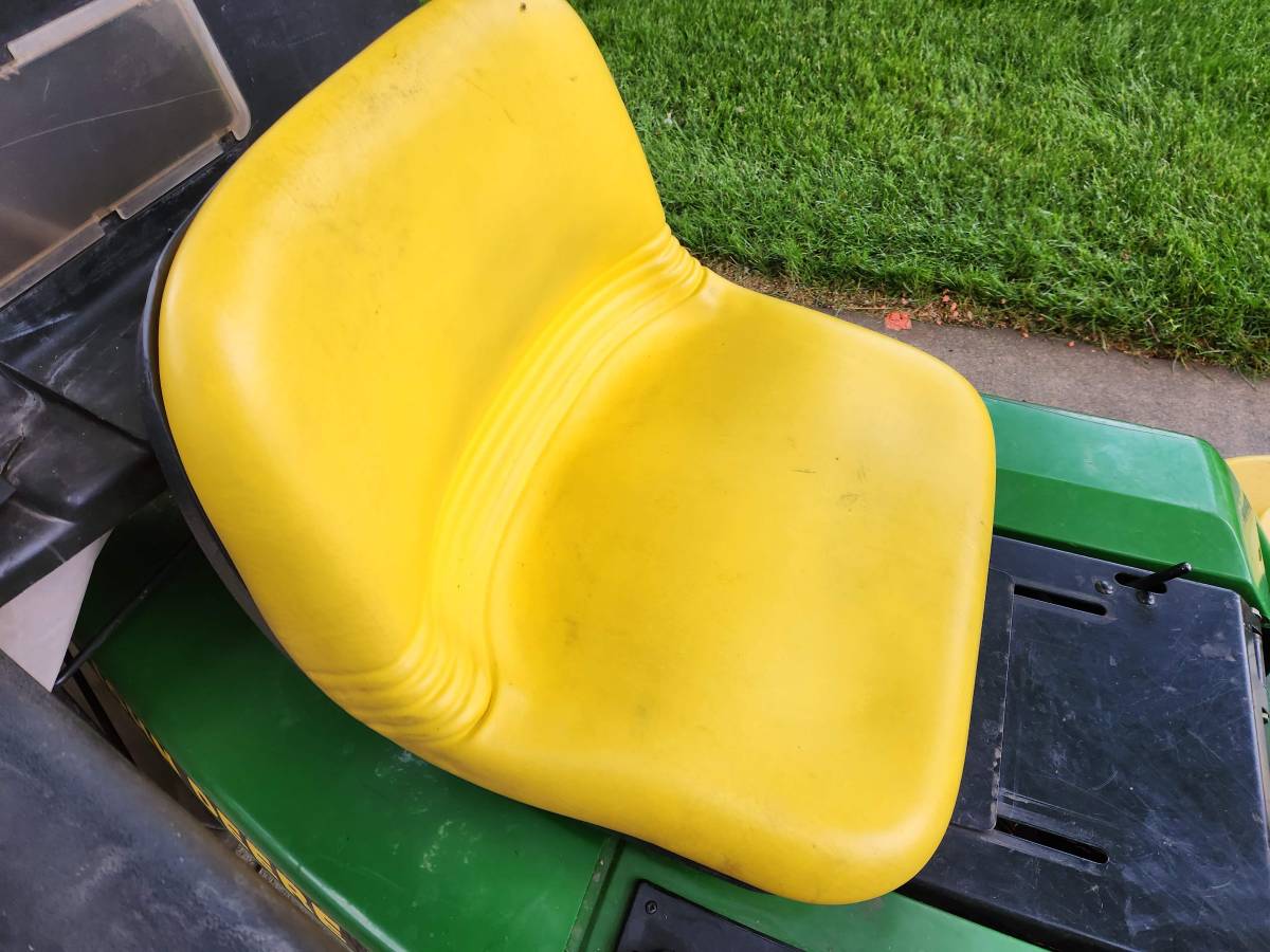 2011 John Deere F525 Riding Lawn Mower with Bagger 01717 jhmbBtjnYRT 0CI0t2 1200x900 2011 John Deere F525 Riding Lawn Mower with Bagger