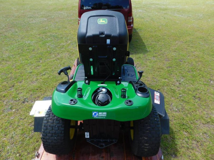 00a0a g3dGjypdDmi 0pO0jm 1200x900 810x608 Used John Deere E100 Riding Mower in Excellent Condition