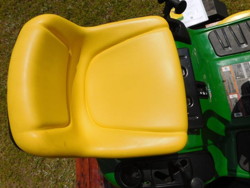 00b0b d8ydafJ64Fa 0pO0jm 1200x900 810x608 Used John Deere E100 Riding Mower in Excellent Condition