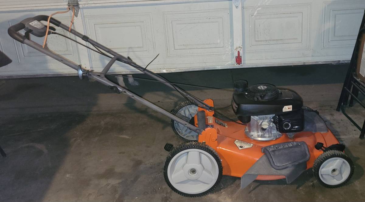 Used Husqvarna HU700F 22in Selfpropelled Gas Lawn Mower RonMowers