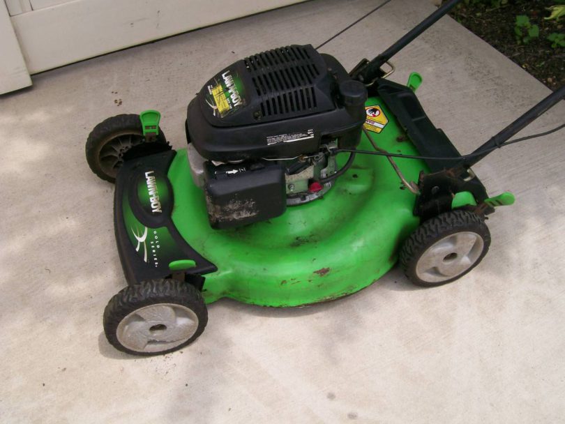 00y0y 7Tpm2oio4JN 0CI0t2 1200x900 810x608 Used Lawn Boy Gold Series Mulching Push Lawn Mower