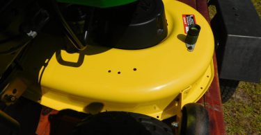 01010 c7xJmMff9cn 0pO0jm 1200x900 375x195 Used John Deere E100 Riding Mower in Excellent Condition