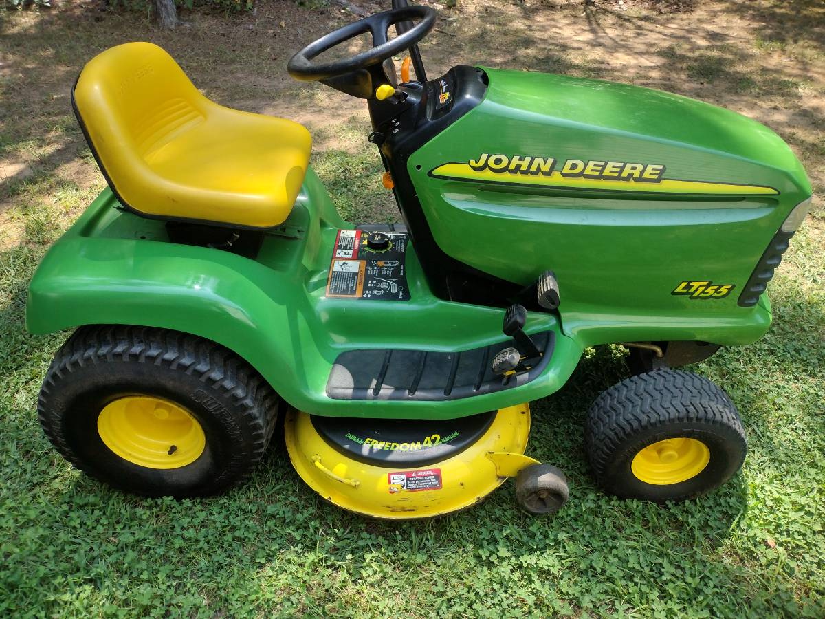 John Deere LT155 42 inch Riding Mower for Sale 00J0J c4sozD2G389 0CI0t2 1200x900 John Deere LT155 42 inch Riding Mower for Sale
