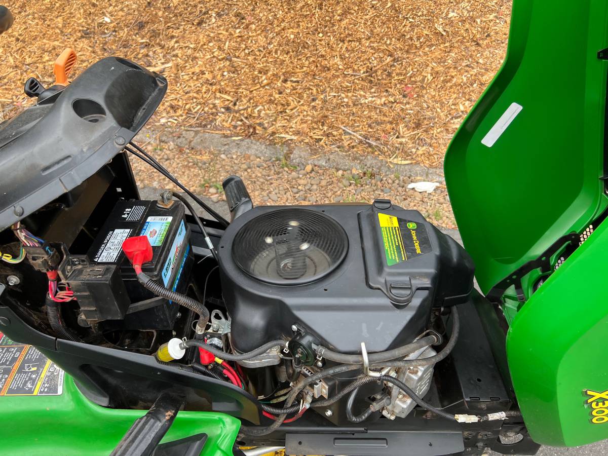 Used John Deere X300 Riding Lawn Mower 00w0w 46b4urn0VAD 0CI0t2 1200x900 Used John Deere X300 Riding Lawn Mower