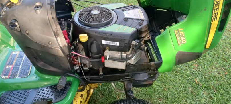 00909 36pCZlkAQvV 0CI0hq 1200x900 810x365 Used John Deere LA140 Riding Mower with 2 bin Grass Catcher