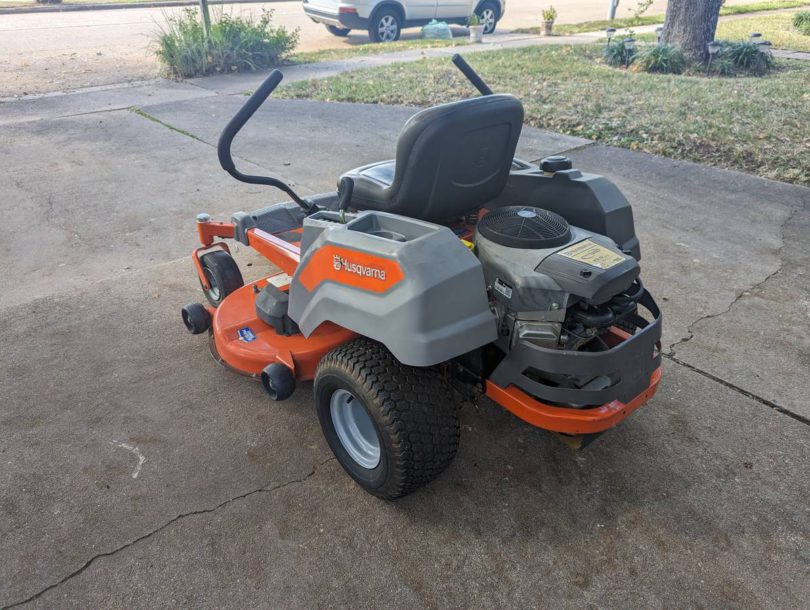 00303 lXLGtZeJDYY 0Cz0t2 1200x900 810x610 Used Husqvarna Z246 Zero Turn Lawn Mower for Sale
