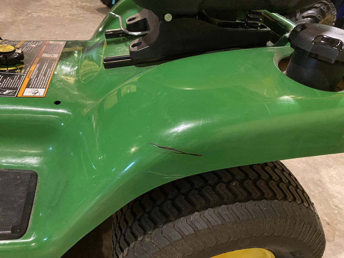 2011 John Deere X300 42 Inch Lawn Mower for Sale 00U0U im5T90DndEA 1320MM 1200x900 2011 John Deere X300 42 Inch Lawn Mower for Sale
