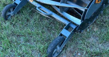 00o0o lofMLVNkfDu 0t20CI 1200x900 375x195 Fiskars StaySharp 18 in. Cut Manual Push Reel Mower with bag