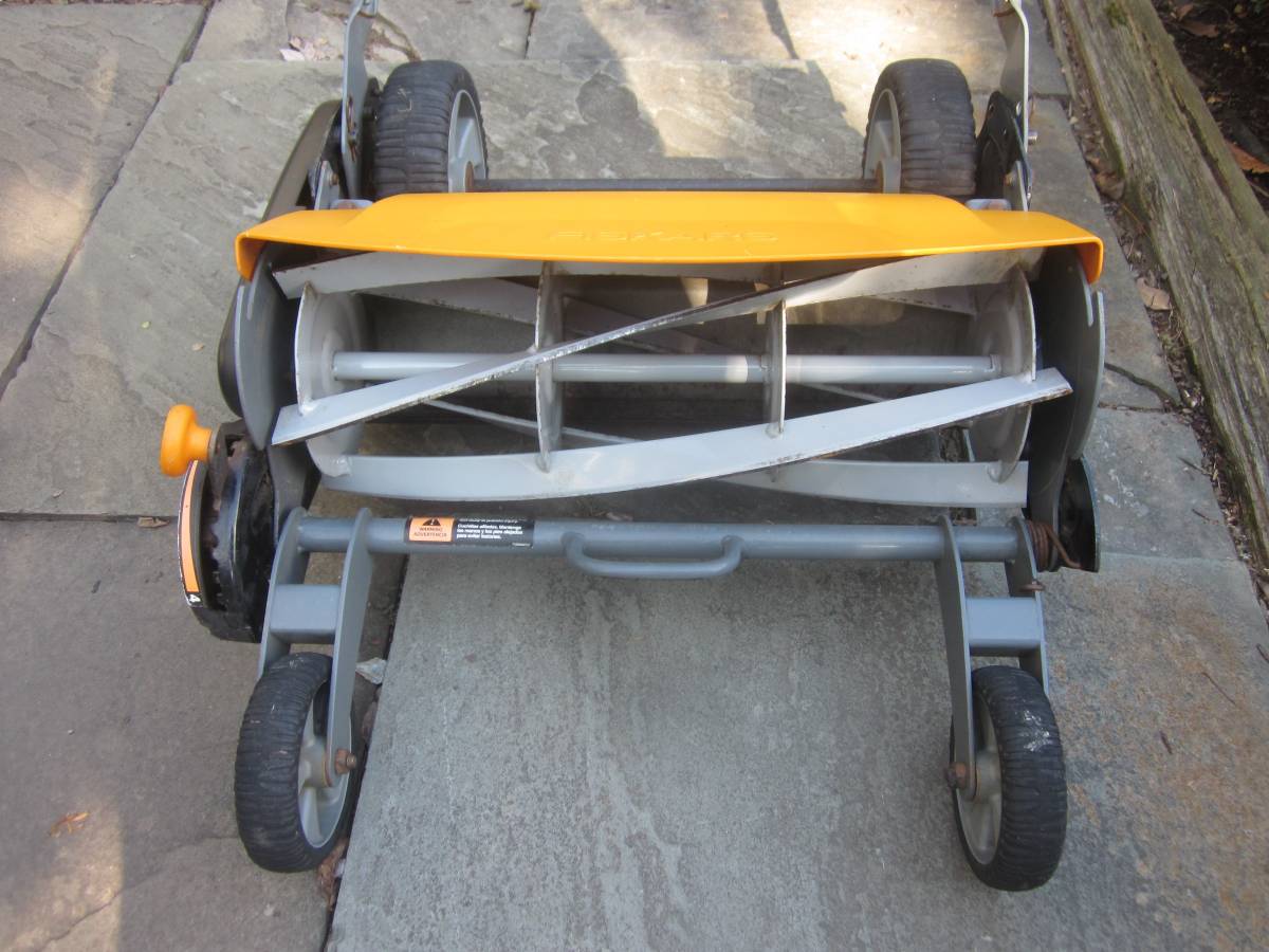 Used Fiskars StaySharp Max 18 Heavy Duty Eco Friendly Reel Mower 00808 38TV4PO7nQg 0CI0t2 1200x900 Used Fiskars StaySharp Max 18 Heavy Duty Eco Friendly Reel Mower