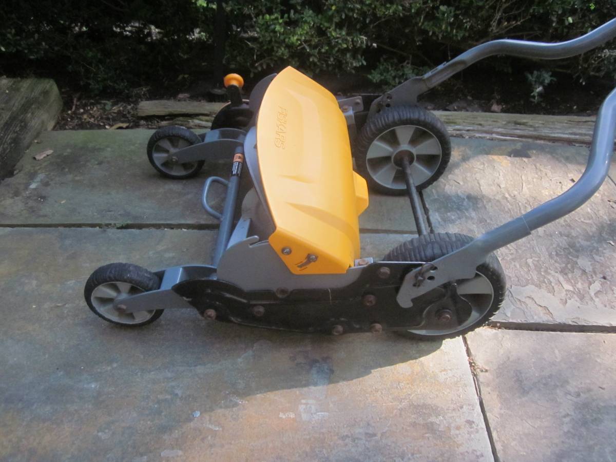 Used Fiskars StaySharp Max 18 Heavy Duty Eco Friendly Reel Mower 00O0O krzOCHe5sEg 0CI0t2 1200x900 Used Fiskars StaySharp Max 18 Heavy Duty Eco Friendly Reel Mower