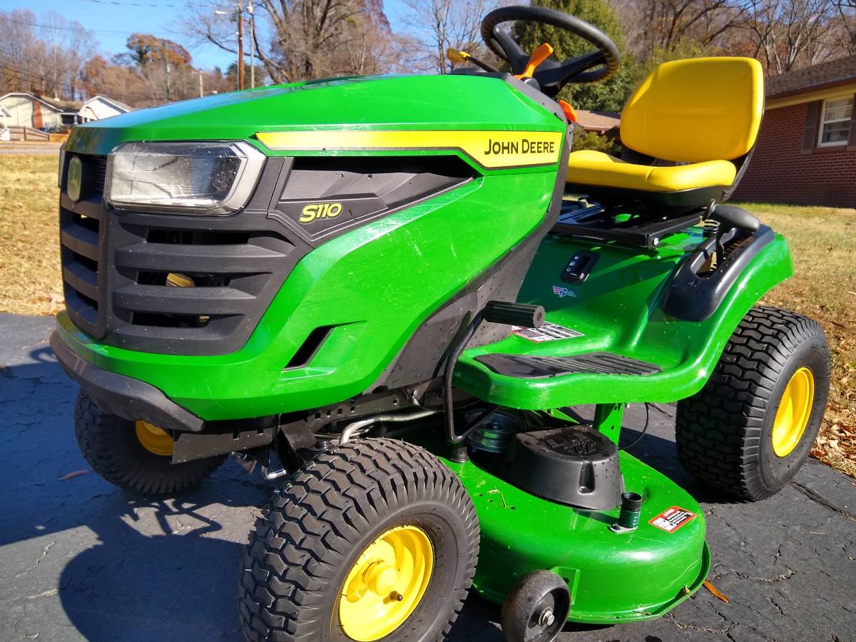 2023 John Deere S110 riding lawn mower 00O0O llvtxHWpVPq 0CI0t2 1200x900 2023 John Deere S110 riding lawn mower