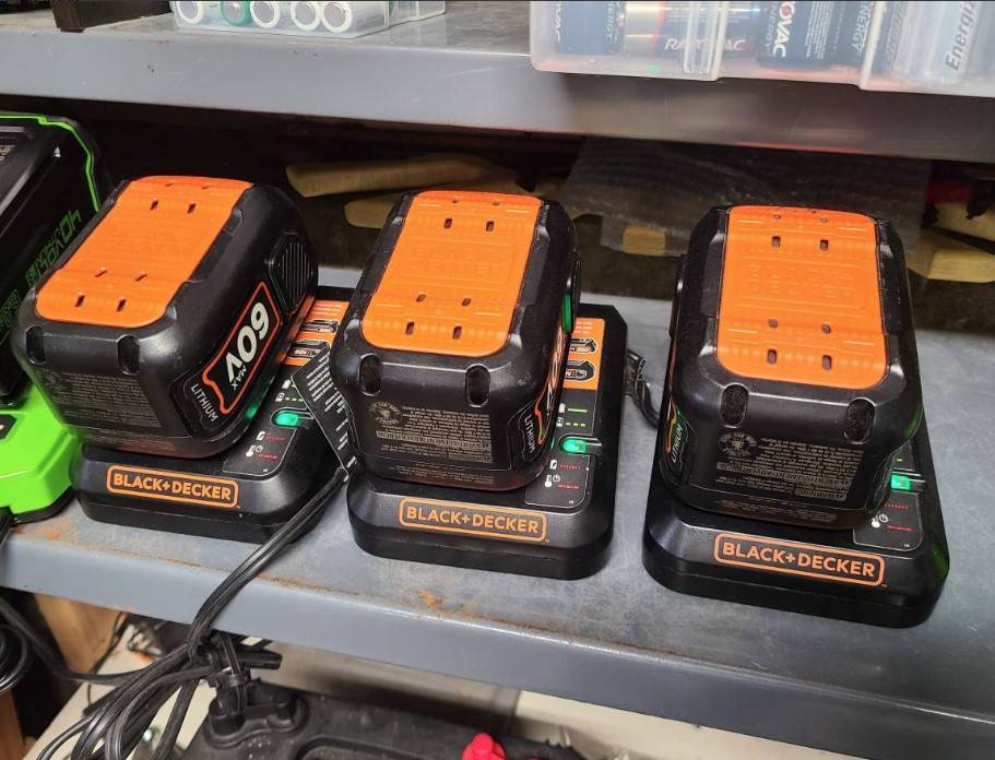 Used BLACK & DECKER 20V Cordless Outdoor Combo Kit 00h0h 3AHAVPBdSw3 0eH0be 1200x900 Used BLACK & DECKER 20V Cordless Outdoor Combo Kit