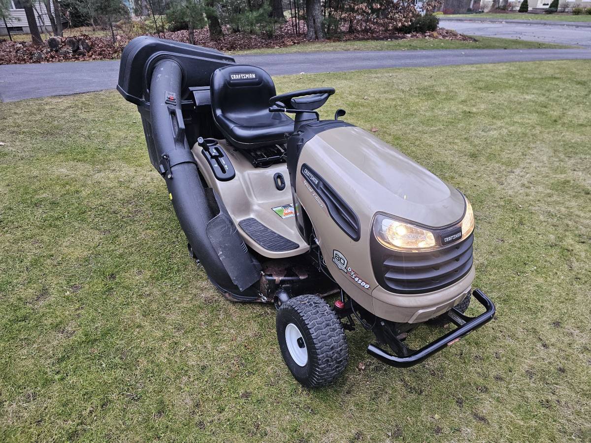Craftsman DYS4500 SE 80th Anniversary Hydrostatic 42" cut riding lawn