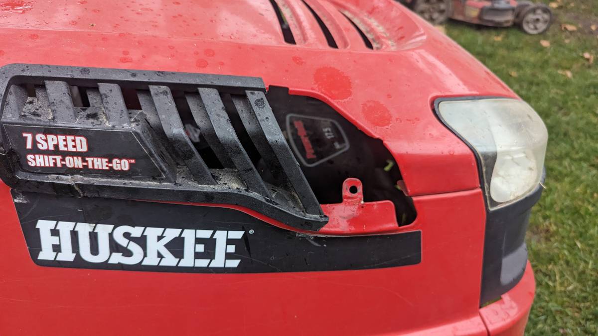 Used Huskee LT4200 Riding lawn mower 17.5HP 7 Speed 00i0i 25R63lXoVMz 0CI0lM 1200x900 Used Huskee LT4200 Riding lawn mower 17.5HP 7 Speed