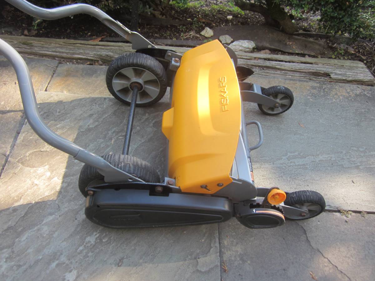 Used Fiskars StaySharp Max 18 Heavy Duty Eco Friendly Reel Mower 01212 5QCeBRM4LV2 0CI0t2 1200x900 Used Fiskars StaySharp Max 18 Heavy Duty Eco Friendly Reel Mower
