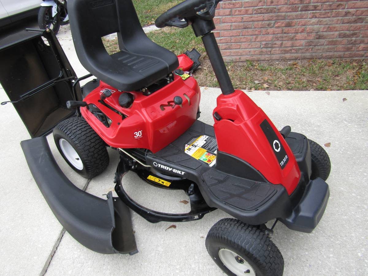 2017 Craftsman R110 30in 10.5HP Gas Riding Lawn Mower RonMowers