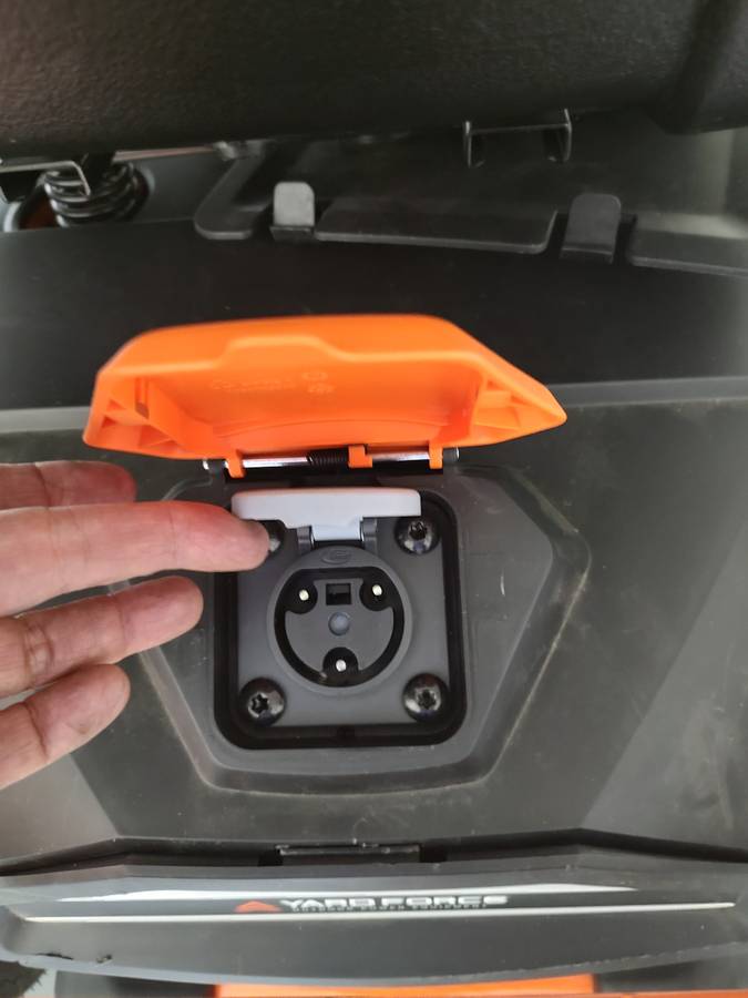 Like New YARD FORCE Vortex 48 volt Electric Riding Lawn mower 00c0c AET5zqUKdU 0t20CI 1200x900 Like New YARD FORCE Vortex 48 volt Electric Riding Lawn mower