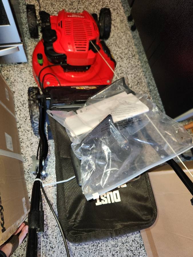 CRAFTSMAN M320 163 cc 21 in Gas Self propelled Lawn Mower with Briggs and Stratton Engine 00g0g 6KYFbOlSxAw 0c60g8 1200x900 CRAFTSMAN M320 163 cc 21 in Gas Self propelled Lawn Mower with Briggs and Stratton Engine