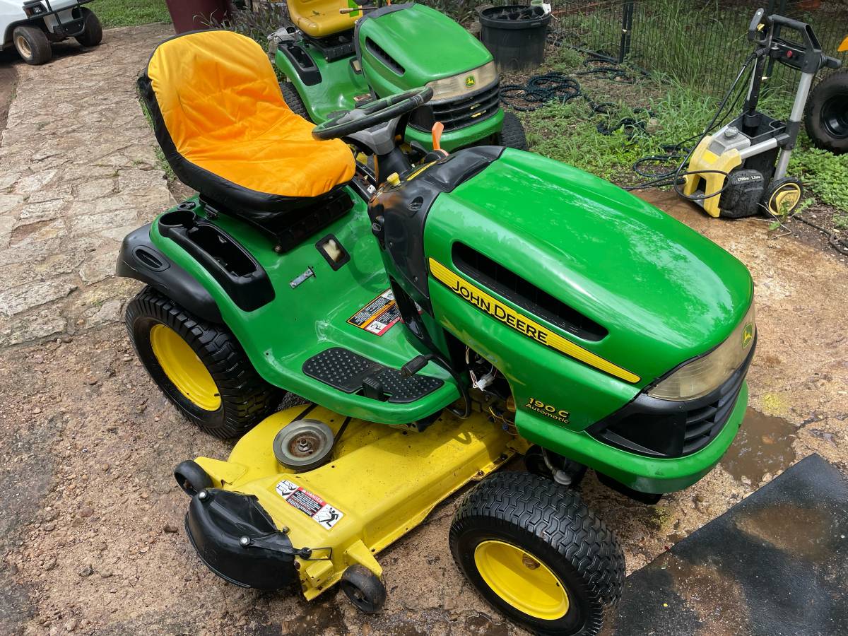 John Deere 190C 54” Riding Lawn Mower 00X0X 3a9Fa8C3c1z 0CI0t2 1200x900 John Deere 190C 54” Riding Lawn Mower