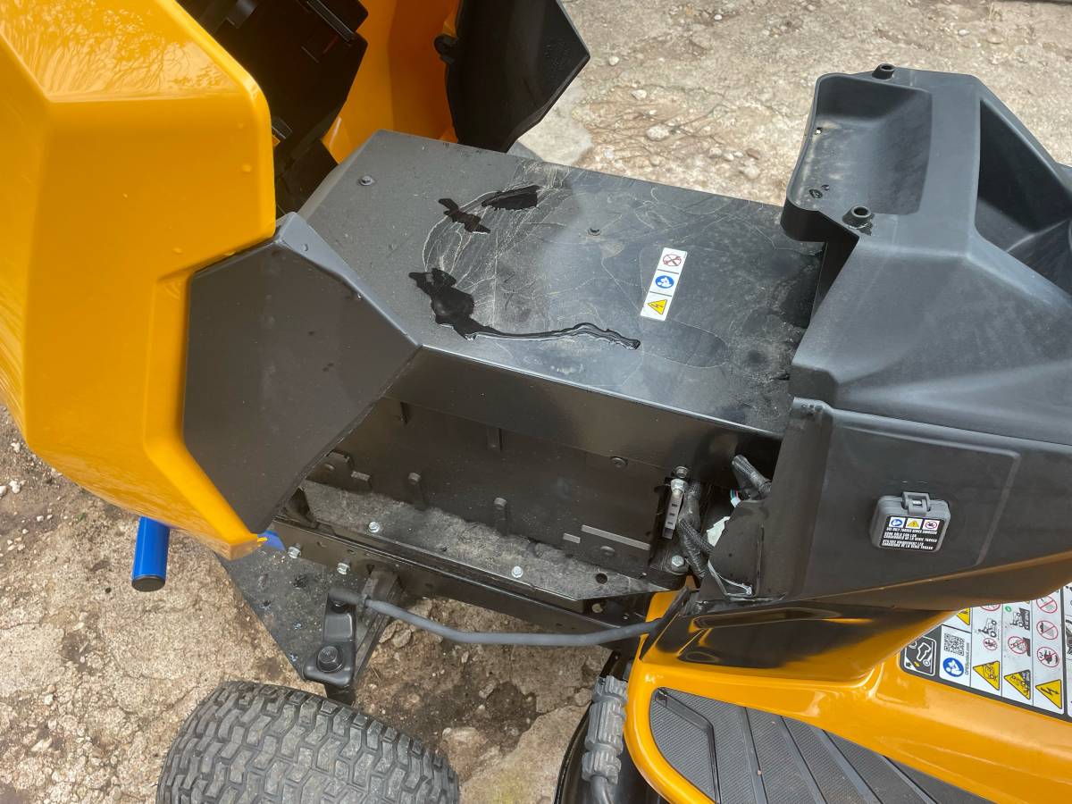 2021 Cub Cadet XT1 Enduro LT42E 42” Electric Lawn Mower for Sale 00Y0Y gB2SPVl5yWA 0CI0t2 1200x900 2021 Cub Cadet XT1 Enduro LT42E 42” Electric Lawn Mower for Sale