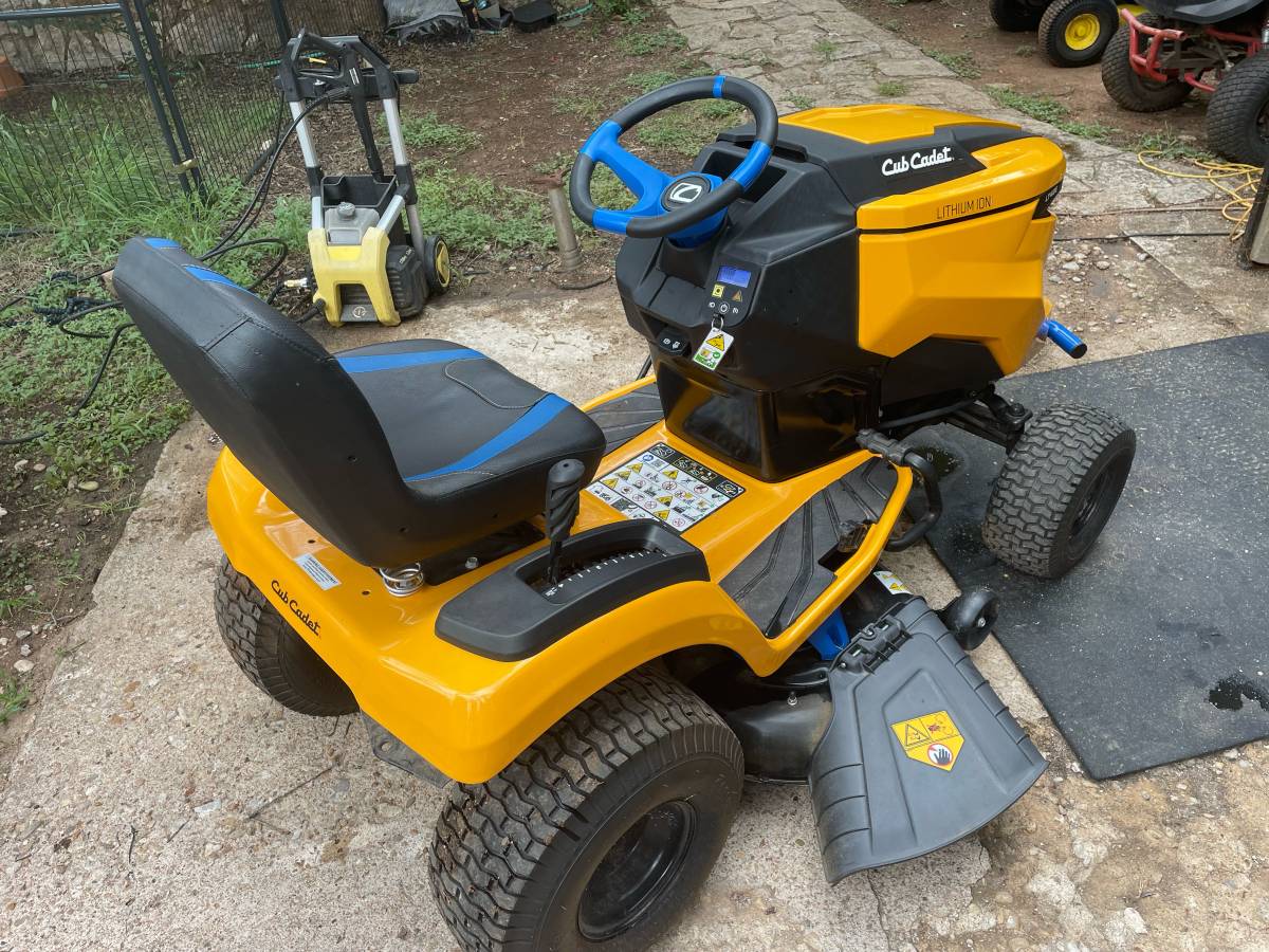 2021 Cub Cadet XT1 Enduro LT42E 42” Electric Lawn Mower for Sale 00f0f 6tdhXWVoywx 0CI0t2 1200x900 2021 Cub Cadet XT1 Enduro LT42E 42” Electric Lawn Mower for Sale