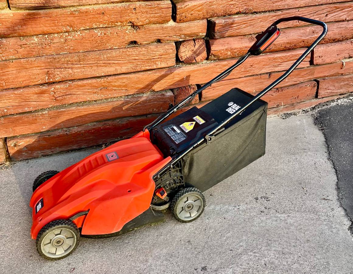 Used Black&Decker MM1800 electric corded lawnmower for sale 00404 2PE52Owq3dt 0CI0u3 1200x900 Used Black&Decker MM1800 electric corded lawnmower for sale