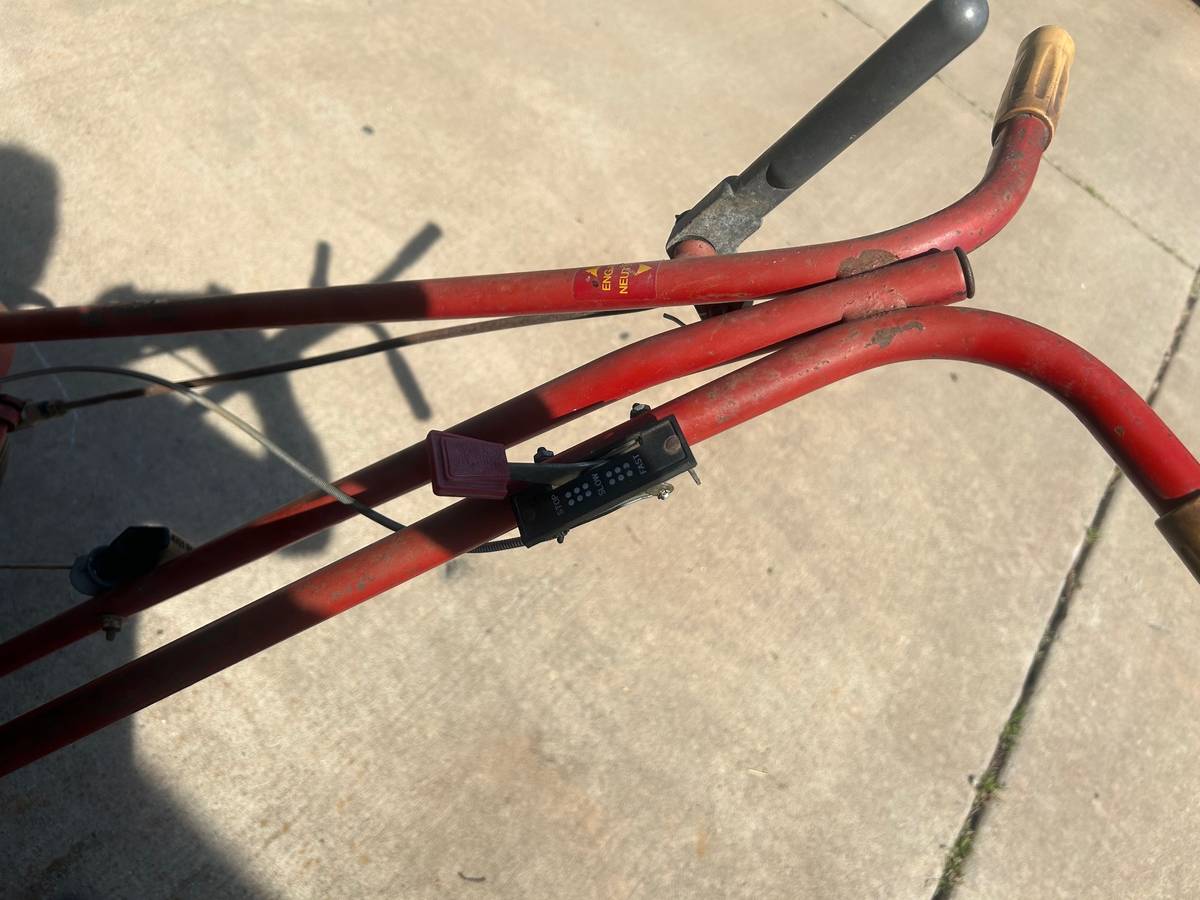 Antique Yazoo S24 Big Wheel Self Propelled Lawn Mower for Sale 00N0N ePHs5AlVqud 0ww0oo 1200x900 Antique Yazoo S24 Big Wheel Self Propelled Lawn Mower for Sale