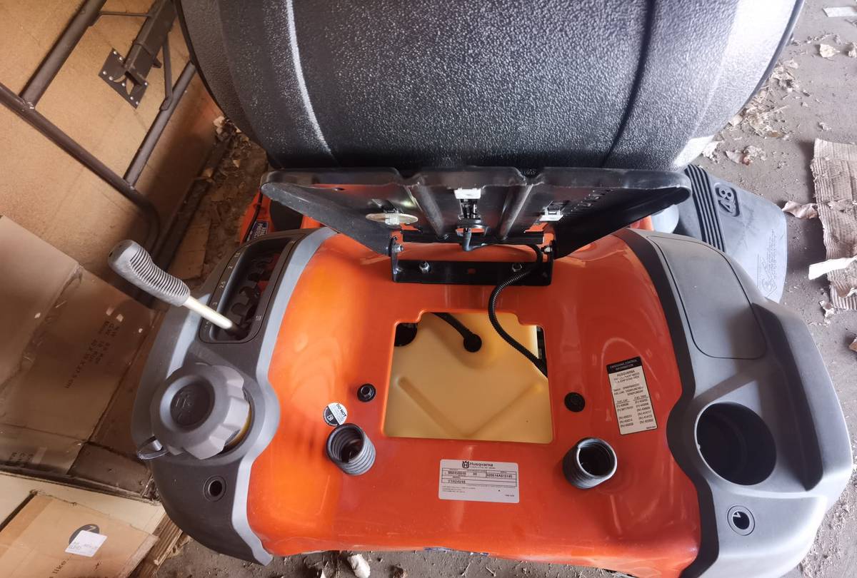 2014 Husqvarna YTH24V48 Hydrostatic Riding Lawn Mower for Sale 00U0U 9ijr8PhD0PI 0uY0kU 1200x900 2014 Husqvarna YTH24V48 Hydrostatic Riding Lawn Mower for Sale