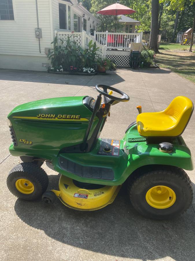 Used John Deere LT133 Riding Lawn Mower for Sale 00X0X 5rS6bUbq7sZ 0oo0ww 1200x900 Used John Deere LT133 Riding Lawn Mower for Sale