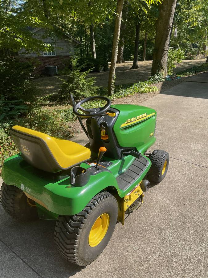 Used John Deere LT133 Riding Lawn Mower for Sale 01010 k1txxjtb1eQ 0oo0ww 1200x900 Used John Deere LT133 Riding Lawn Mower for Sale