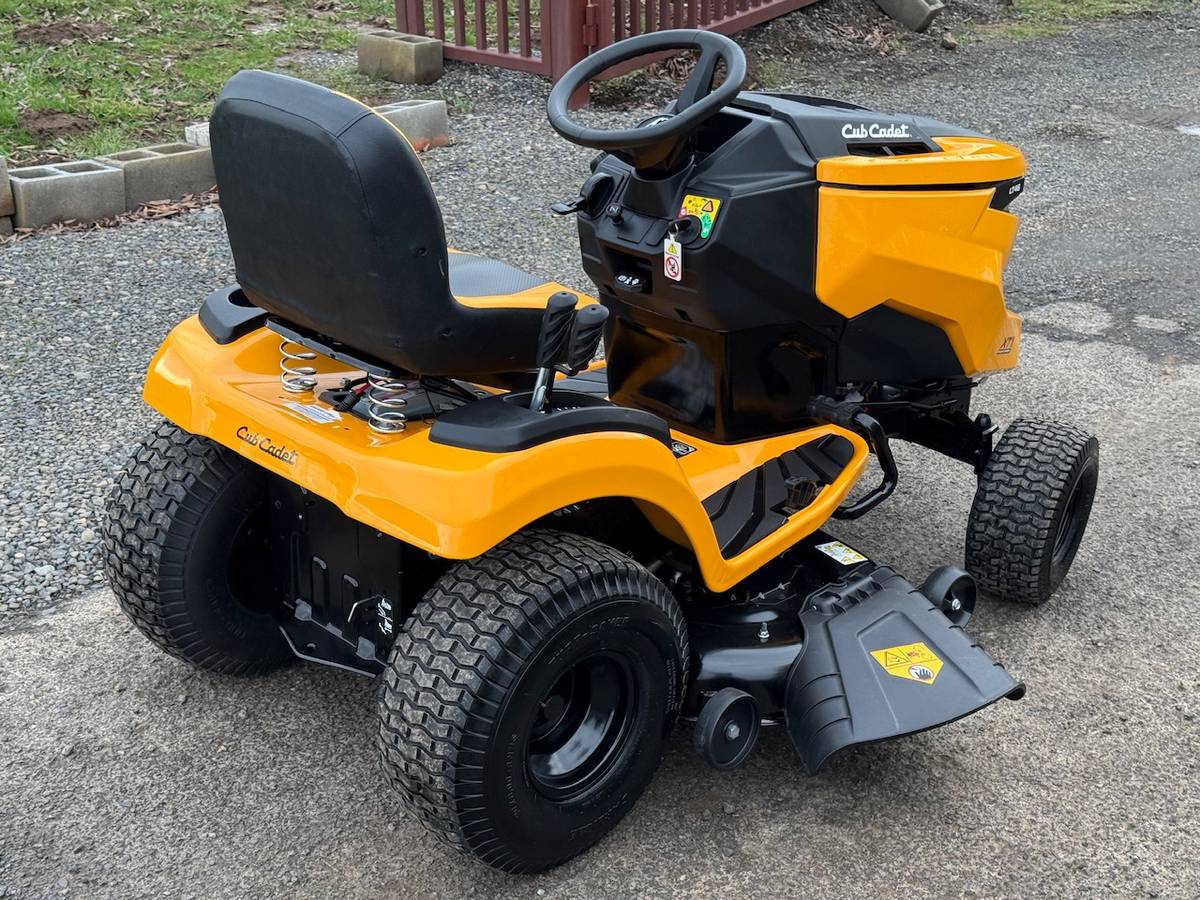 Pristine Cub Cadet LT46 Enduro Riding Lawn Mower for Sale 00C0C d3dahaUQx0Z 0kE0fu 1200x900 Pristine Cub Cadet LT46 Enduro Riding Lawn Mower for Sale