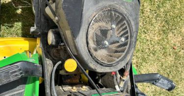 00D0D 2HBlEDSuMcx 0t20CI 1200x900 375x195 2006 John Deere X300 42 riding mower for sale